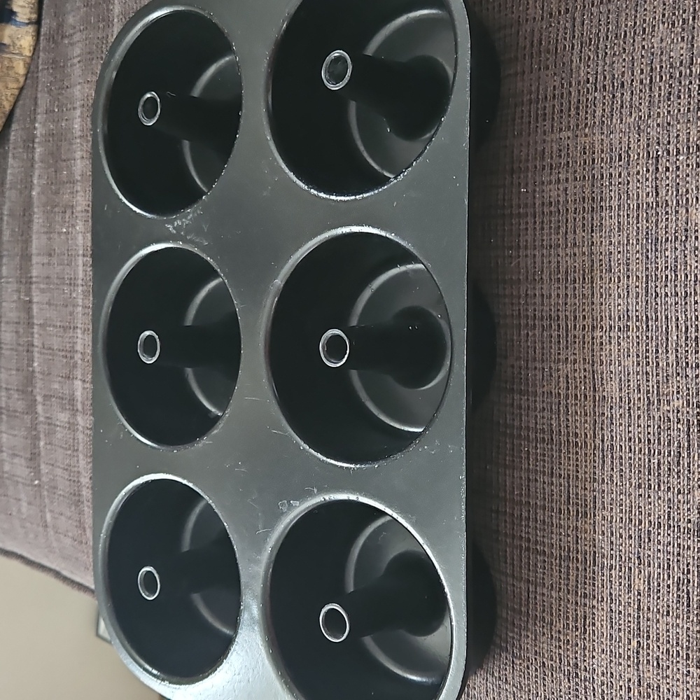 Nordic Ware Cast-Aluminum Nonstick 6 Cavity Bundt Pan